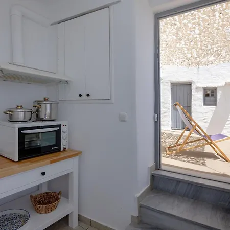 Holiday home Bisous Tinos Kardhiani
