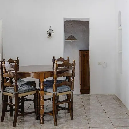 Bisous Tinos * Kardhianí